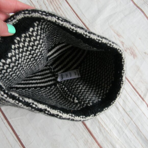 Supreme Lambs Wool BLACK/WHITE MULTI-PATTERN Beanie CAP WINTER UNISEX - Picture 2 of 5